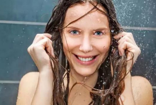 如何辨别酸性洗发水？“赫芸”来讲解：